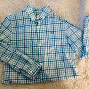 Vineyard Vines boys size small (8-10) button down shirt